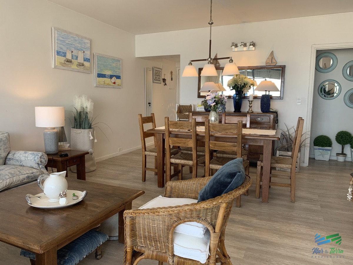 Apartamento ID.4771 - Apartamento en venta, edificio Lafayette 3 dormitorios vista a la brava 
