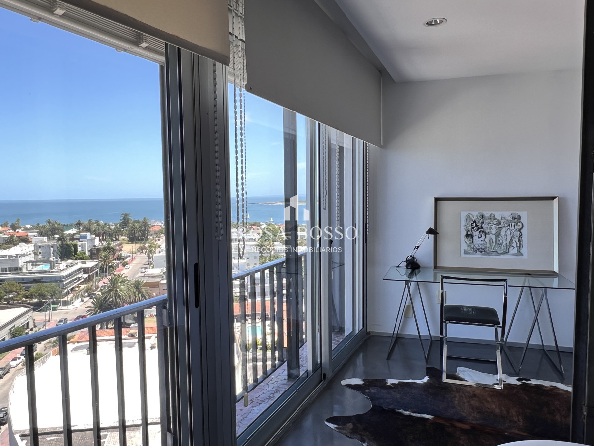 Apartamento ID.9542 - VENTA,1 dormitorio, 2 baños,  con amplio living comedor y vista al faro, mansa y brava