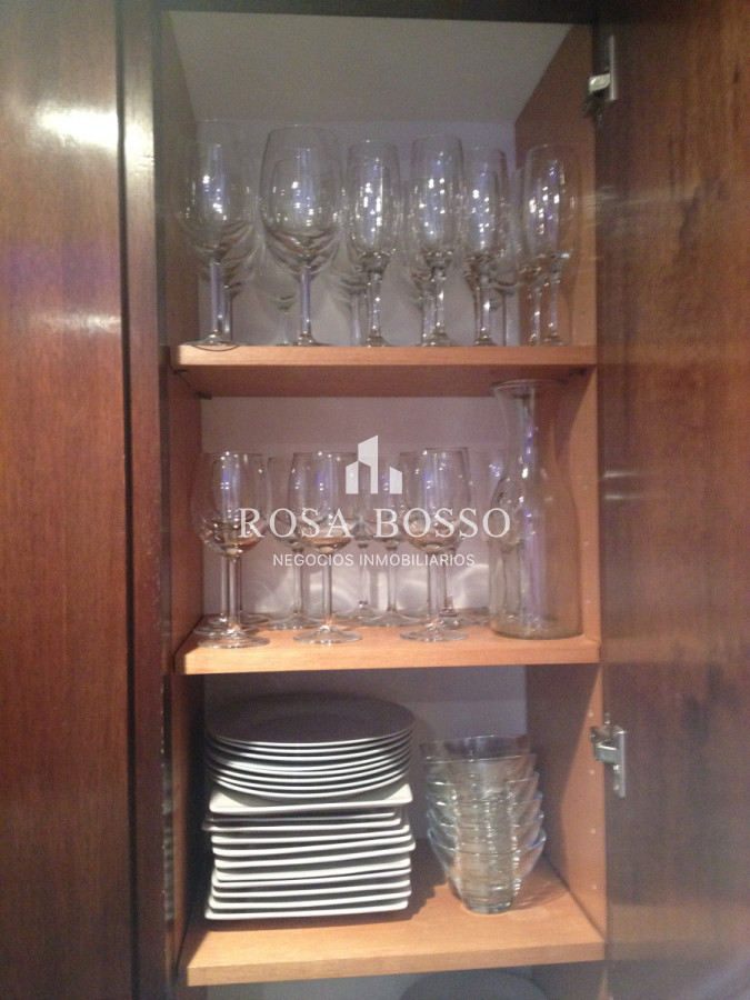 Apartamento ID.9542 - VENTA,1 dormitorio, 2 baños,  con amplio living comedor y vista al faro, mansa y brava