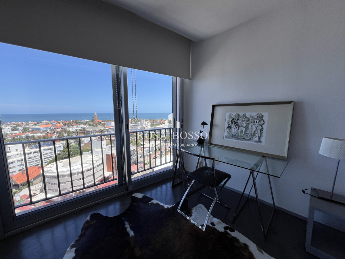 Apartamento ID.9542 - VENTA,1 dormitorio, 2 baños,  con amplio living comedor y vista al faro, mansa y brava