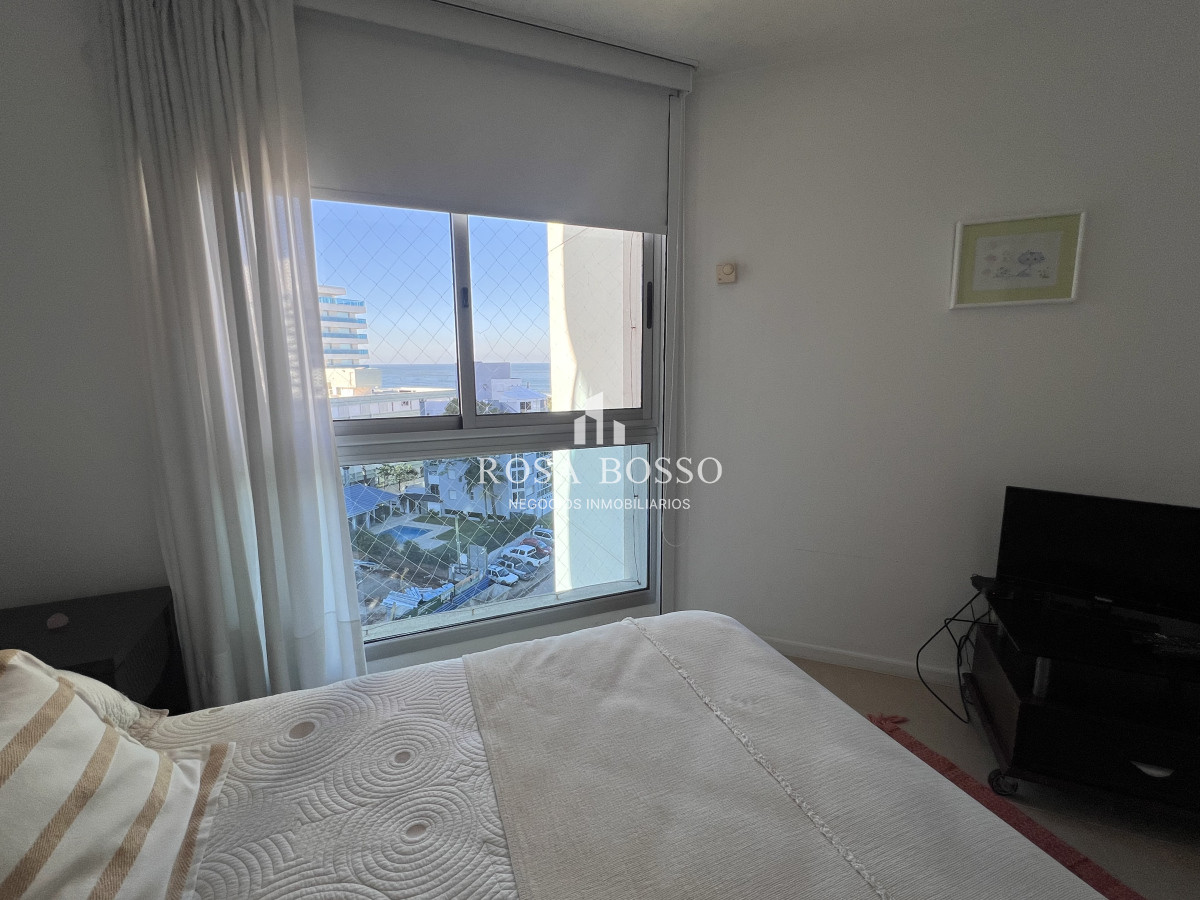 Apartamento ID.9753 - Venta Brava- Punta del Este;  4 dormitorios; 4 baños; piscina; loza radiante. Ideal para todo el año
