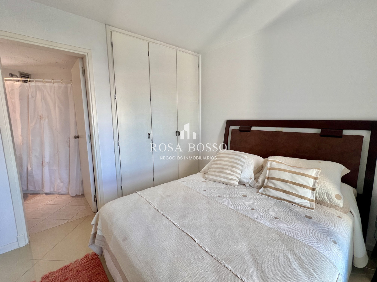 Apartamento ID.9753 - Venta Brava- Punta del Este;  4 dormitorios; 4 baños; piscina; loza radiante. Ideal para todo el año