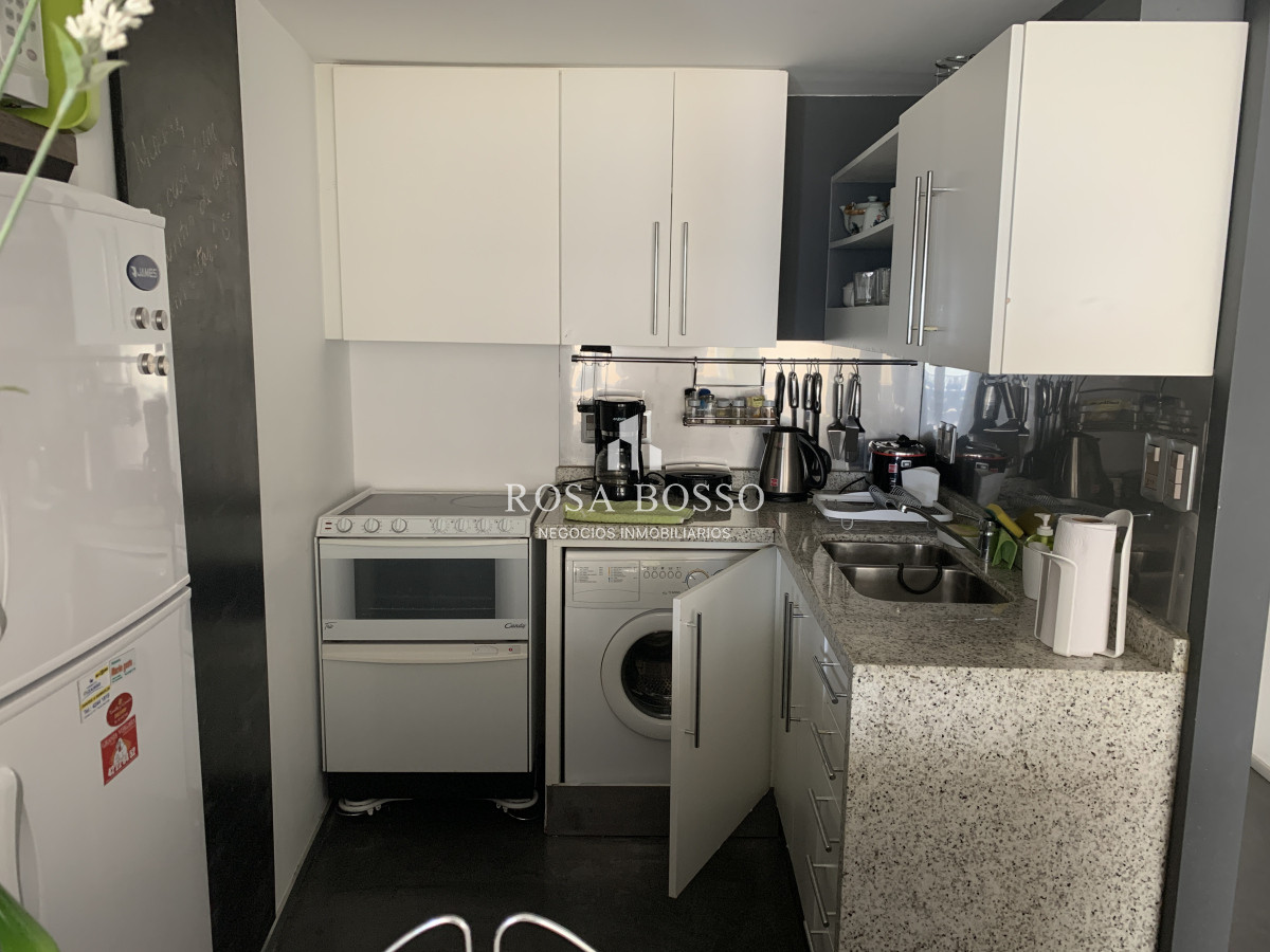 Apartamento ID.9542 - VENTA,1 dormitorio, 2 baños,  con amplio living comedor y vista al faro, mansa y brava