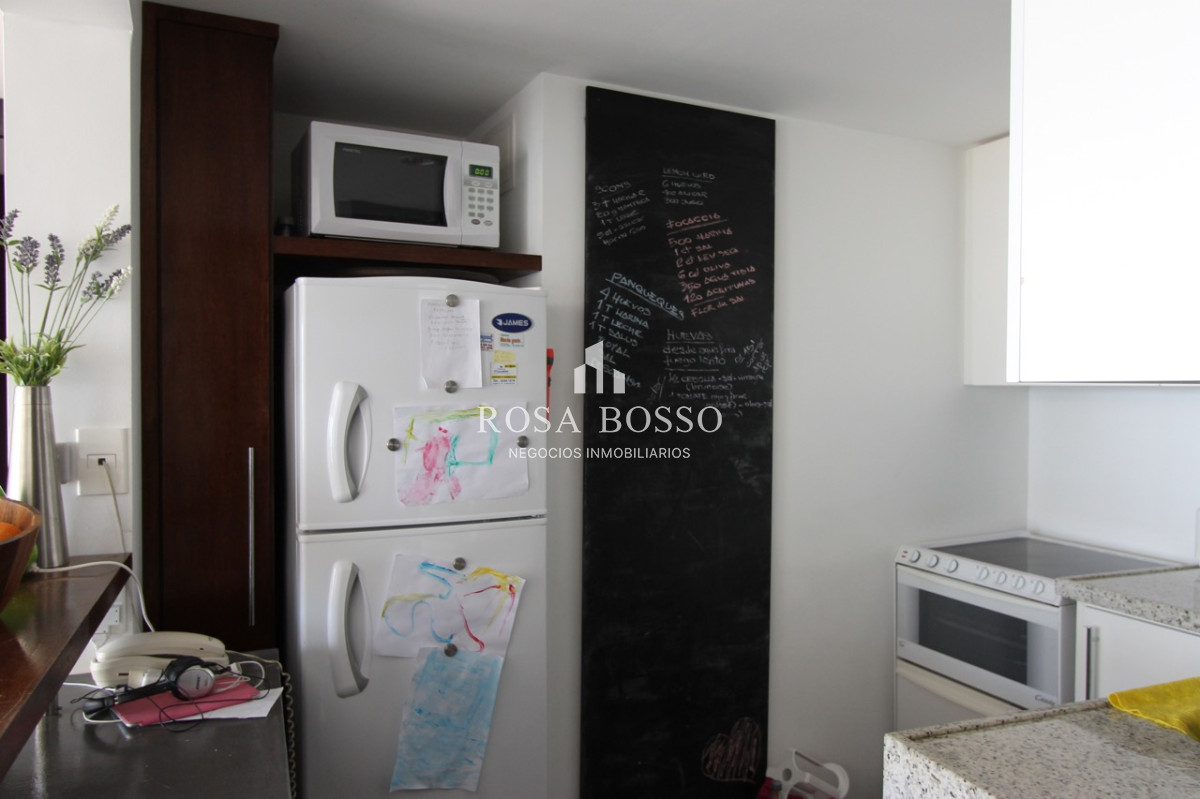 Apartamento ID.9542 - VENTA,1 dormitorio, 2 baños,  con amplio living comedor y vista al faro, mansa y brava