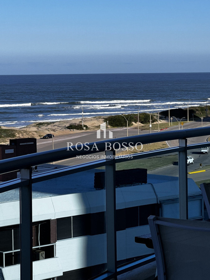 Apartamento ID.9753 - Venta Brava- Punta del Este;  4 dormitorios; 4 baños; piscina; loza radiante. Ideal para todo el año