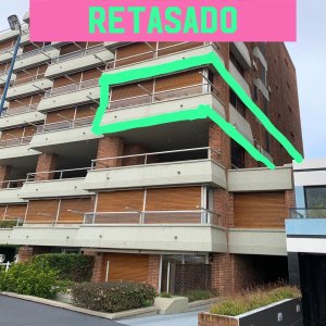 Edificio Varadero. Puerto Puerto Punta del Este, 4 dormitorios 3 baños y toilette. Estufa a leña. 