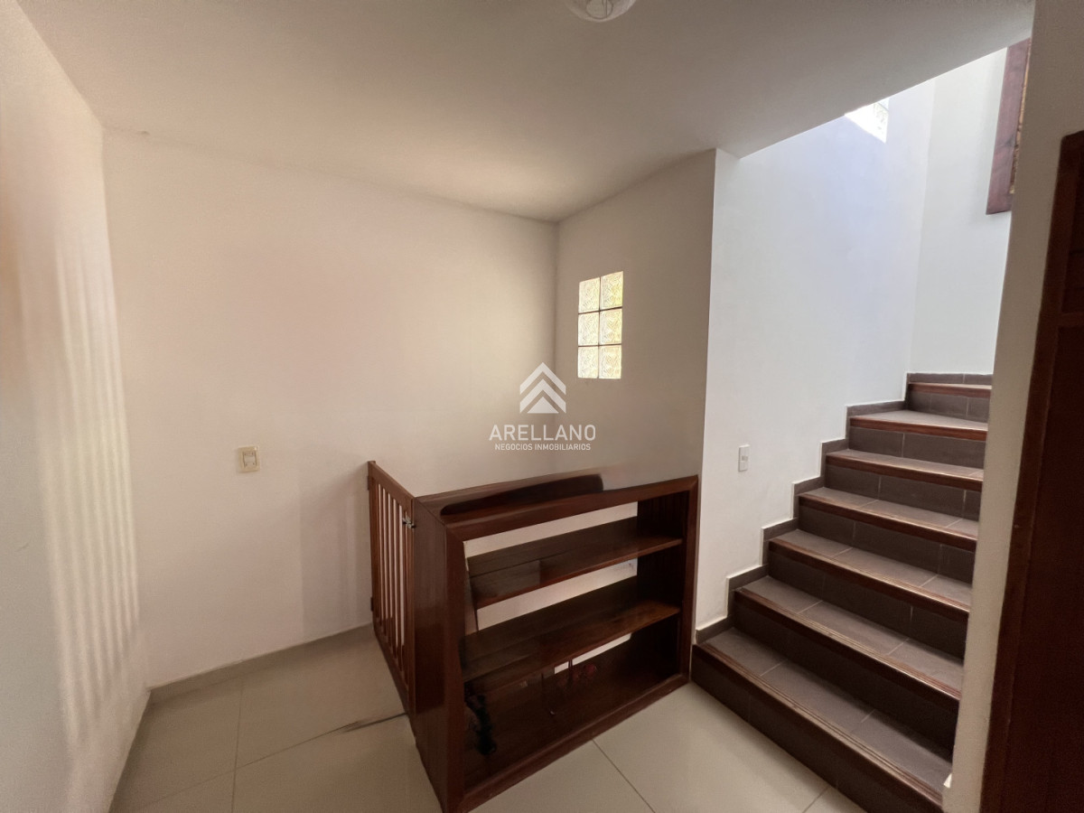 Casa ID.6120 - Venta Casa de diseño moderno, a pasos del mar; 3 dormitorios