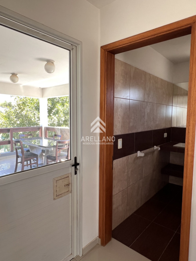 Casa ID.6120 - Venta Casa de diseño moderno, a pasos del mar; 3 dormitorios