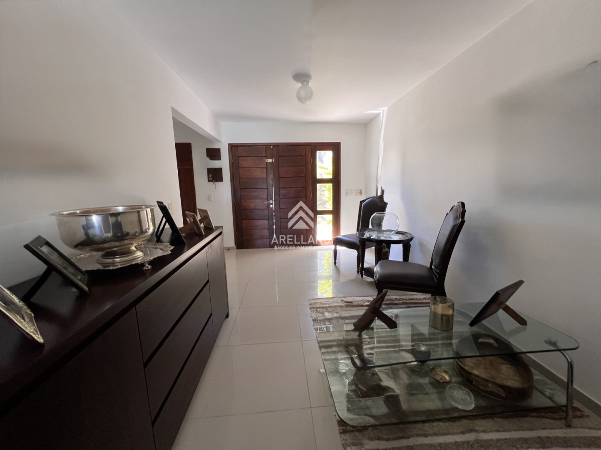 Casa ID.6120 - Venta Casa de diseño moderno, a pasos del mar; 3 dormitorios