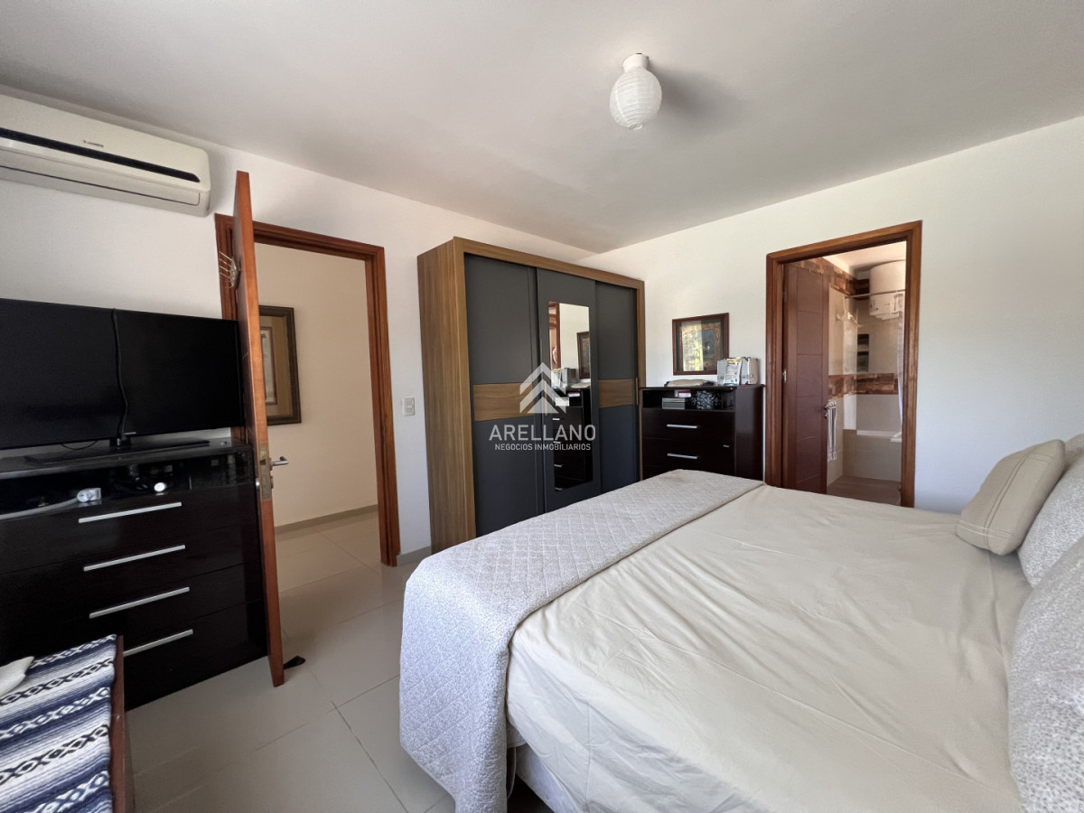 Casa ID.6120 - Venta Casa de diseño moderno, a pasos del mar; 3 dormitorios