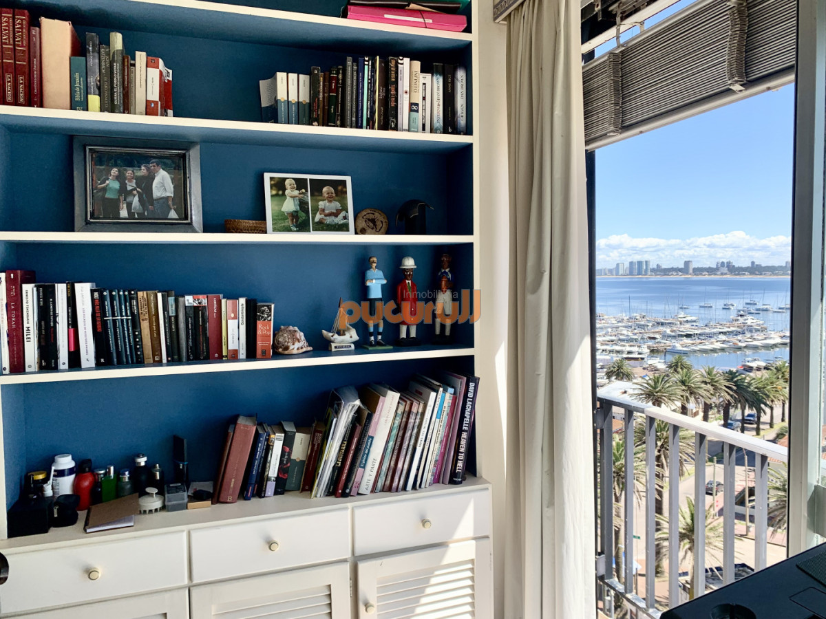 Apartamento ID.2433 - Edificio Lafayette 2 dormitorios 2 baños Puerto Península vista Mansa y Brava Garaje Balcón