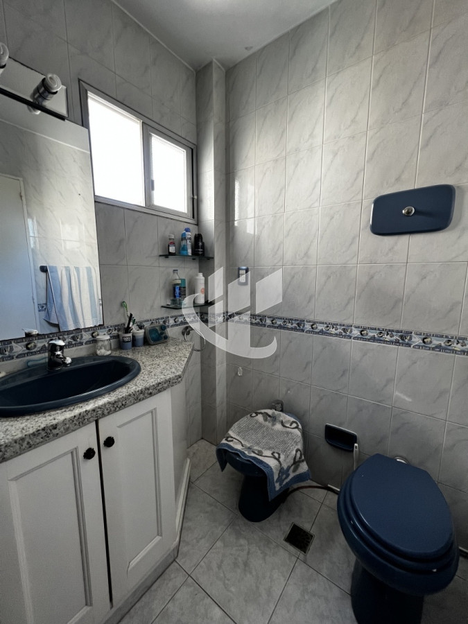 Apartamento ID.537 - Venta, apartamento, 4 dormitorios, con estufa a leña, Peninsula, Punta del Este.