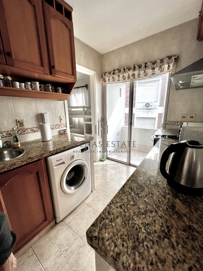 Apartamento ID.1414 - 4 dormitorios, estufa a leña, ascensor, garaje en el corazón de la peninsula y a una cuadra del mar.