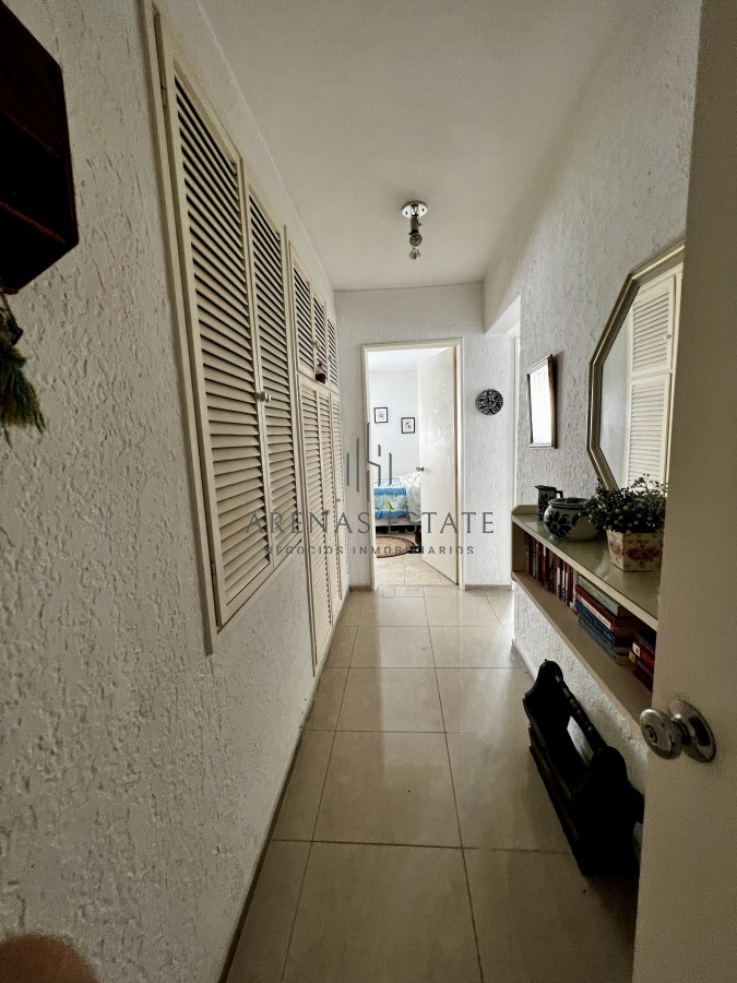 Apartamento ID.1414 - 4 dormitorios, estufa a leña, ascensor, garaje en el corazón de la peninsula y a una cuadra del mar.