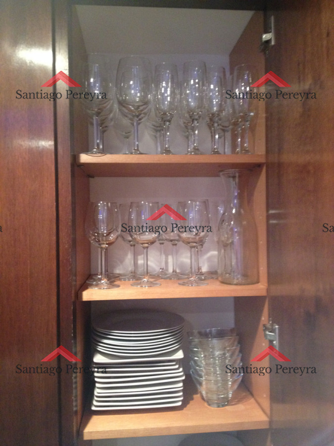 Apartamento ID.15967 - VENTA,1 dormitorio, 2 baños,  con amplio living comedor y vista al faro, mansa y brava