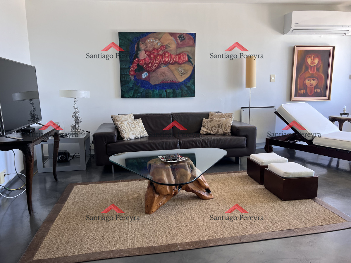 Apartamento ID.15967 - VENTA,1 dormitorio, 2 baños,  con amplio living comedor y vista al faro, mansa y brava