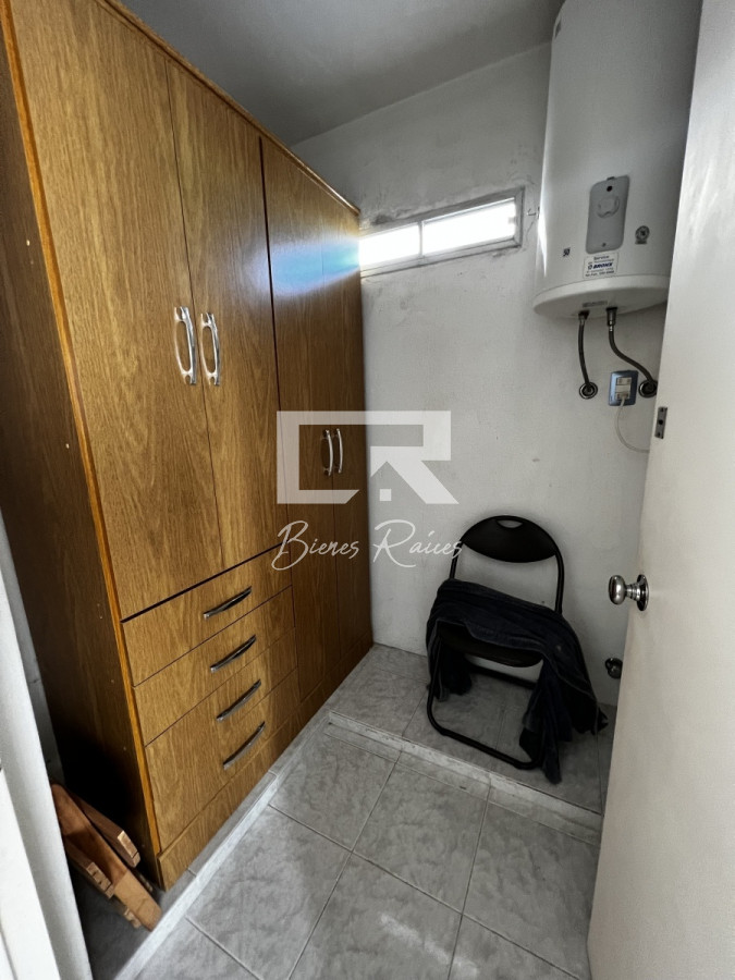 Apartamento ID.241 - 4 dormitorios, estufa a leña, ascensor, garaje en el corazón de la peninsula y a una cuadra del mar.