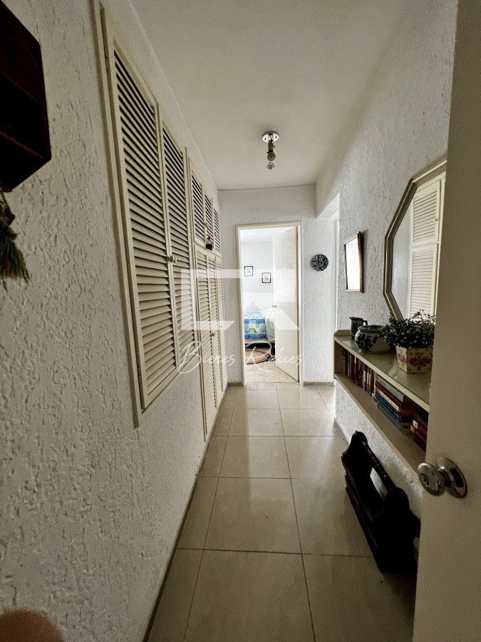 Apartamento ID.241 - 4 dormitorios, estufa a leña, ascensor, garaje en el corazón de la peninsula y a una cuadra del mar.