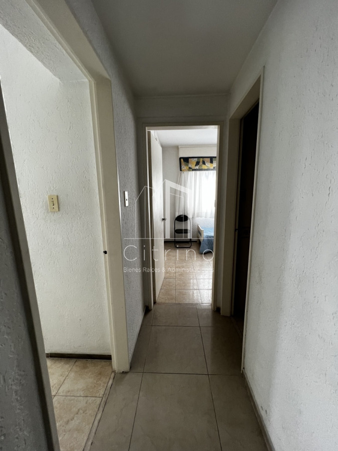 Apartamento ID.128 - 4 dormitorios, estufa a leña, ascensor, garage, a una cuadra del Mar.