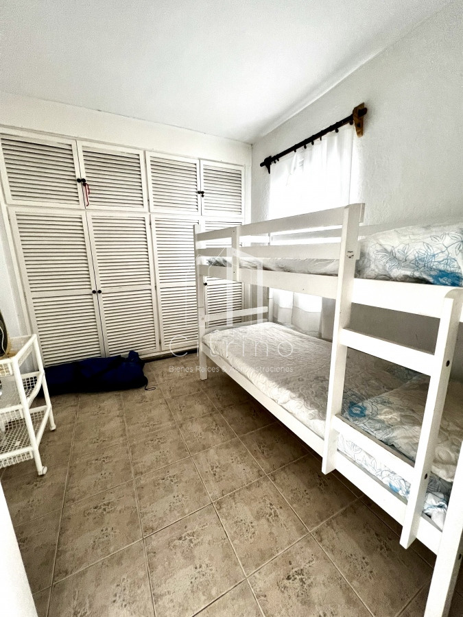 Apartamento ID.128 - 4 dormitorios, estufa a leña, ascensor, garage, a una cuadra del Mar.