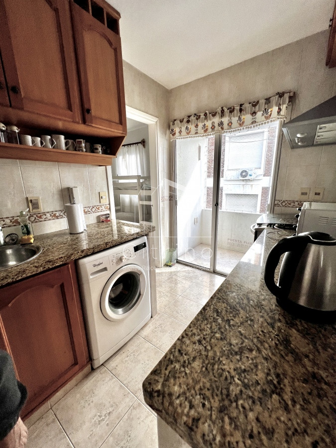 Apartamento ID.128 - 4 dormitorios, estufa a leña, ascensor, garage, a una cuadra del Mar.