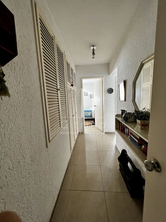 Apartamento ID.128 - 4 dormitorios, estufa a leña, ascensor, garage, a una cuadra del Mar.