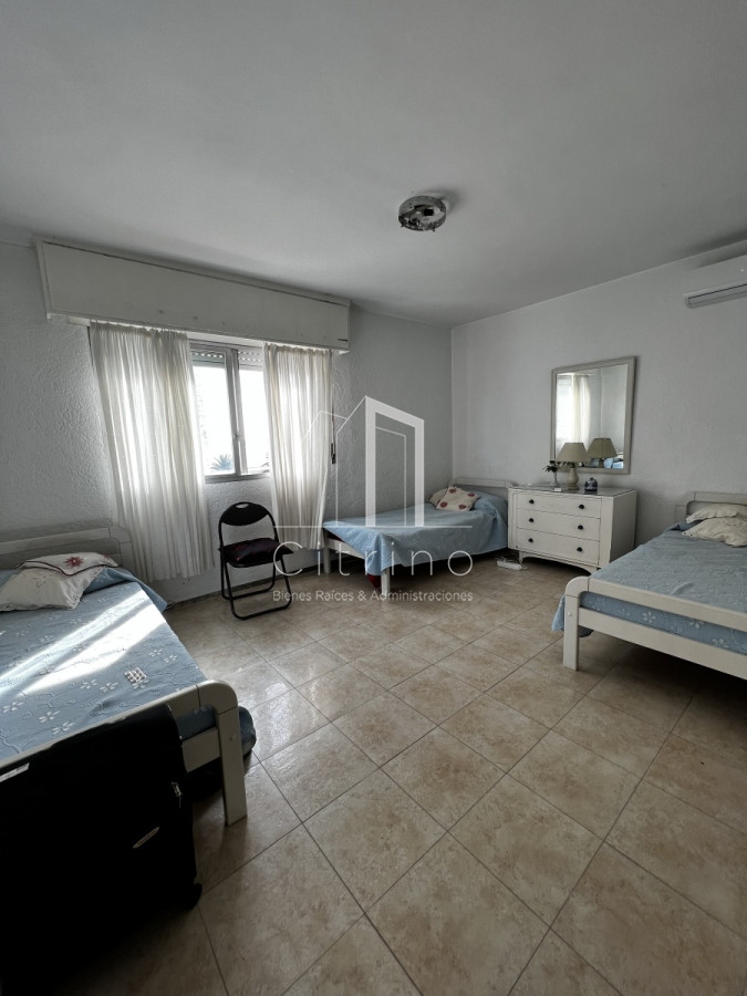 Apartamento ID.128 - 4 dormitorios, estufa a leña, ascensor, garage, a una cuadra del Mar.