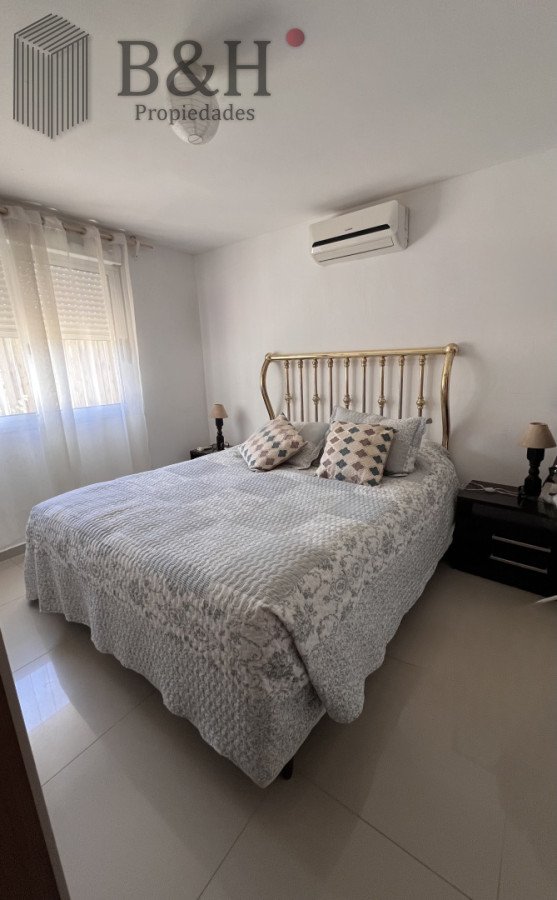 Casa ID.6784 - Venta en Exclusividad, Casa de diseño moderno, a pasos del mar; 3dormitorios; 3 baños; piscina; garaje cerrado, aire acondicionado, cercada.