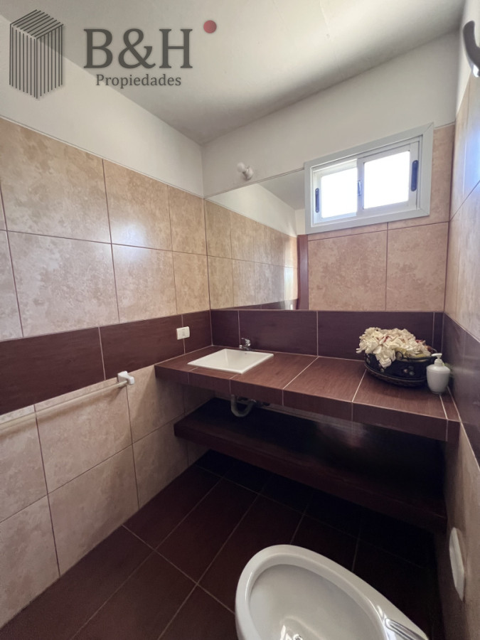 Casa ID.6784 - Venta en Exclusividad, Casa de diseño moderno, a pasos del mar; 3dormitorios; 3 baños; piscina; garaje cerrado, aire acondicionado, cercada.