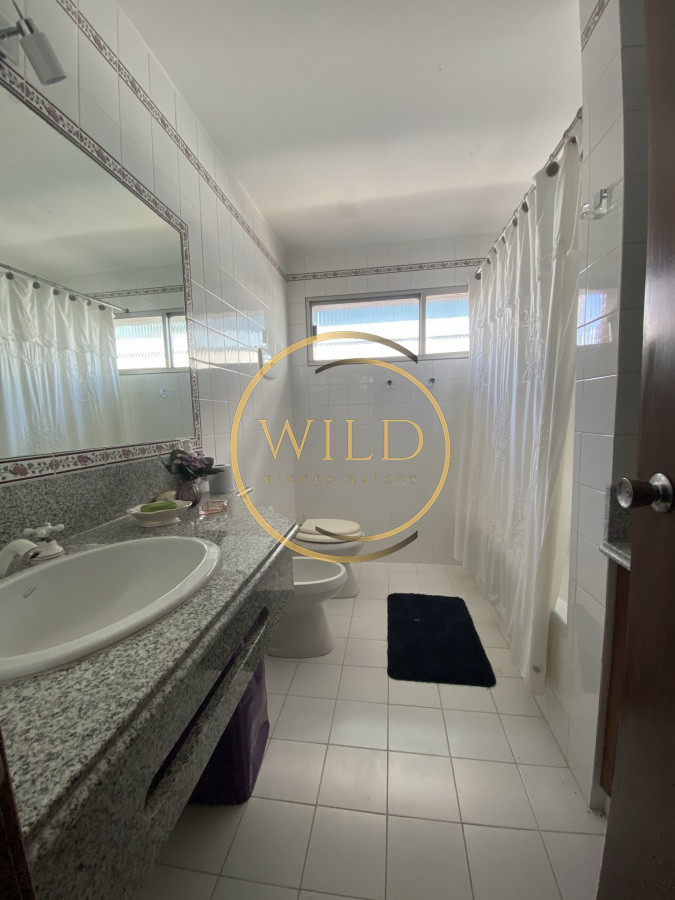Apartamento ID.1839 - Edificio Varadero. Puerto Puerto Punta del Este, 4 dormitorios 3 baños y toilette. Estufa a leña. 
