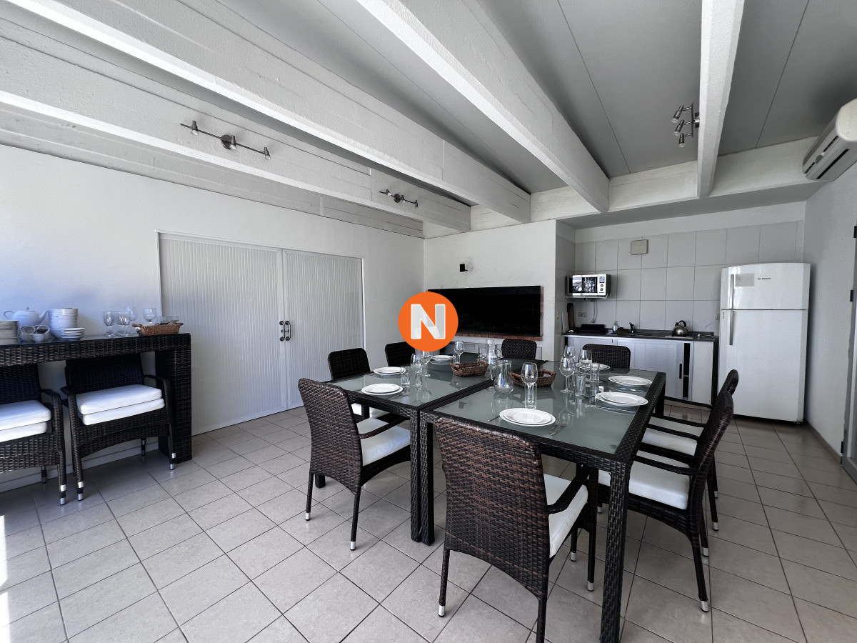 Apartamento Ref.224003 - Venta Brava- Punta del Este;  4 dormitorios; 4 baños; piscina; loza radiante. Ideal para todo el año