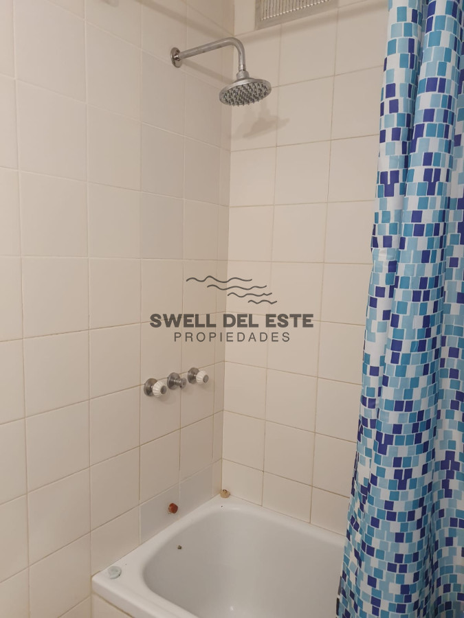 Apartamento ID.246 - Edificio Lafayette 2 dormitorios 2 baños Puerto Península vista Mansa y Brava Garaje Balcón