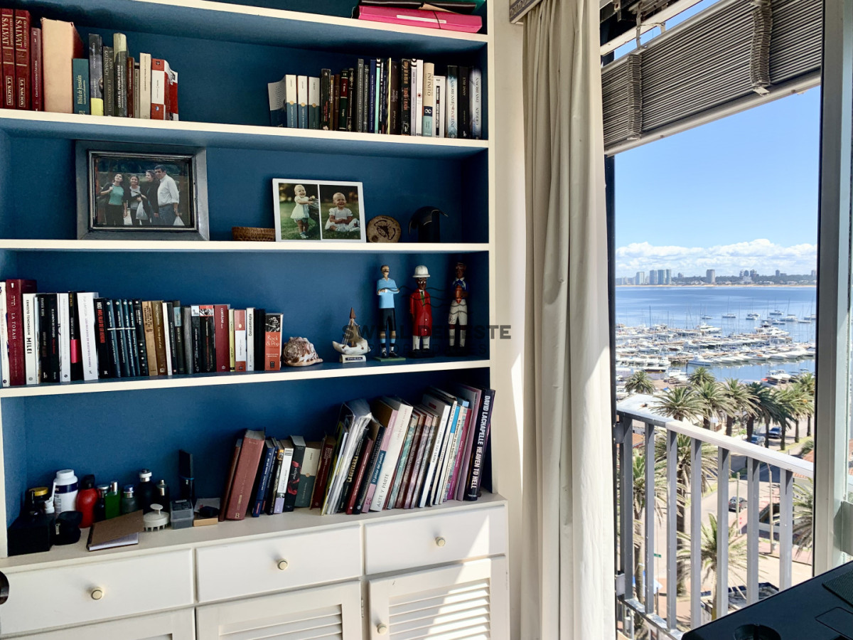 Apartamento ID.246 - Edificio Lafayette 2 dormitorios 2 baños Puerto Península vista Mansa y Brava Garaje Balcón