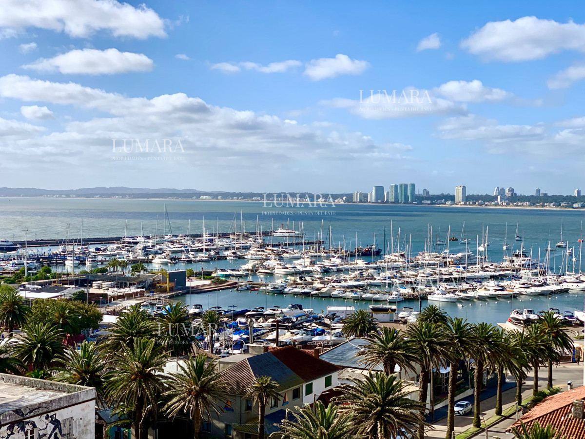 Apartamento ID.3252 - Edificio Lafayette 2 dormitorios 2 baños Puerto Península vista Mansa y Brava Garaje Balcón
