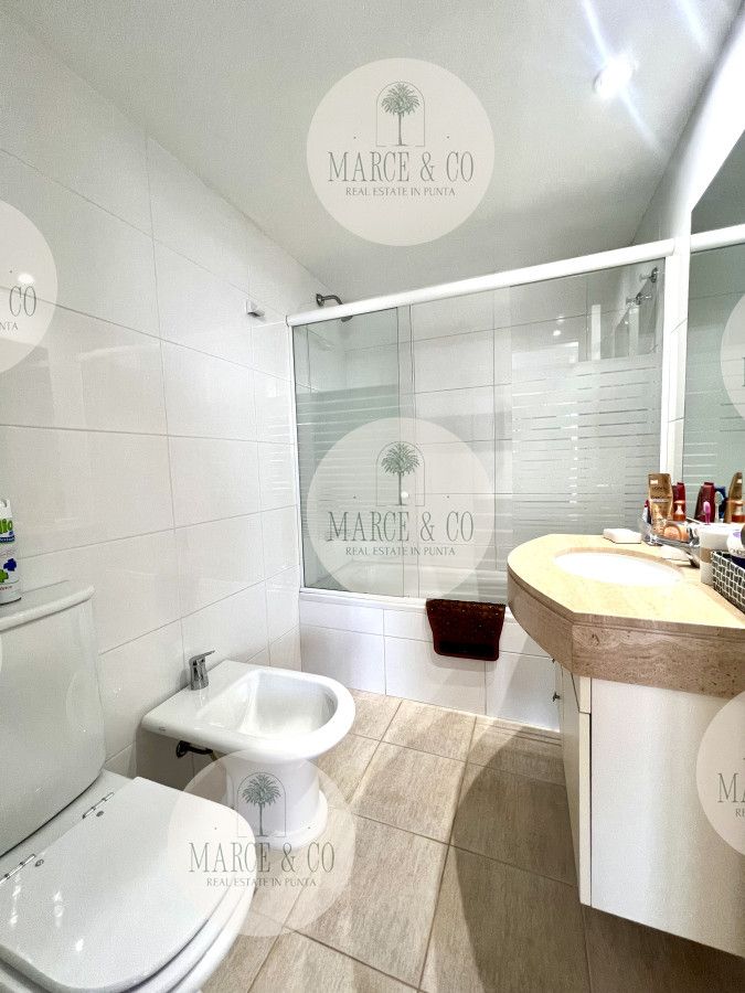 Apartamento ID.2375 - Venta apartamento de 4 dormitorios y 4 baños con piscina y loza radiante en la brava  