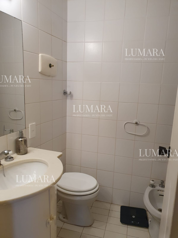 Apartamento ID.3252 - Edificio Lafayette 2 dormitorios 2 baños Puerto Península vista Mansa y Brava Garaje Balcón