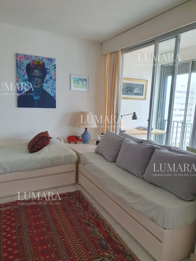 Apartamento ID.3252 - Edificio Lafayette 2 dormitorios 2 baños Puerto Península vista Mansa y Brava Garaje Balcón