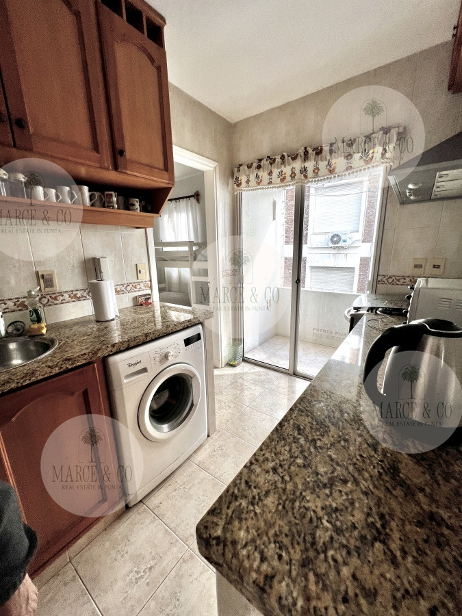 Apartamento ID.2471 - 4 dormitorios, ascensor, garaje en el corazón de la peninsula y a una cuadra del mar.