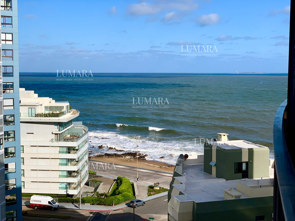 Apartamento ID.3252 - Edificio Lafayette 2 dormitorios 2 baños Puerto Península vista Mansa y Brava Garaje Balcón