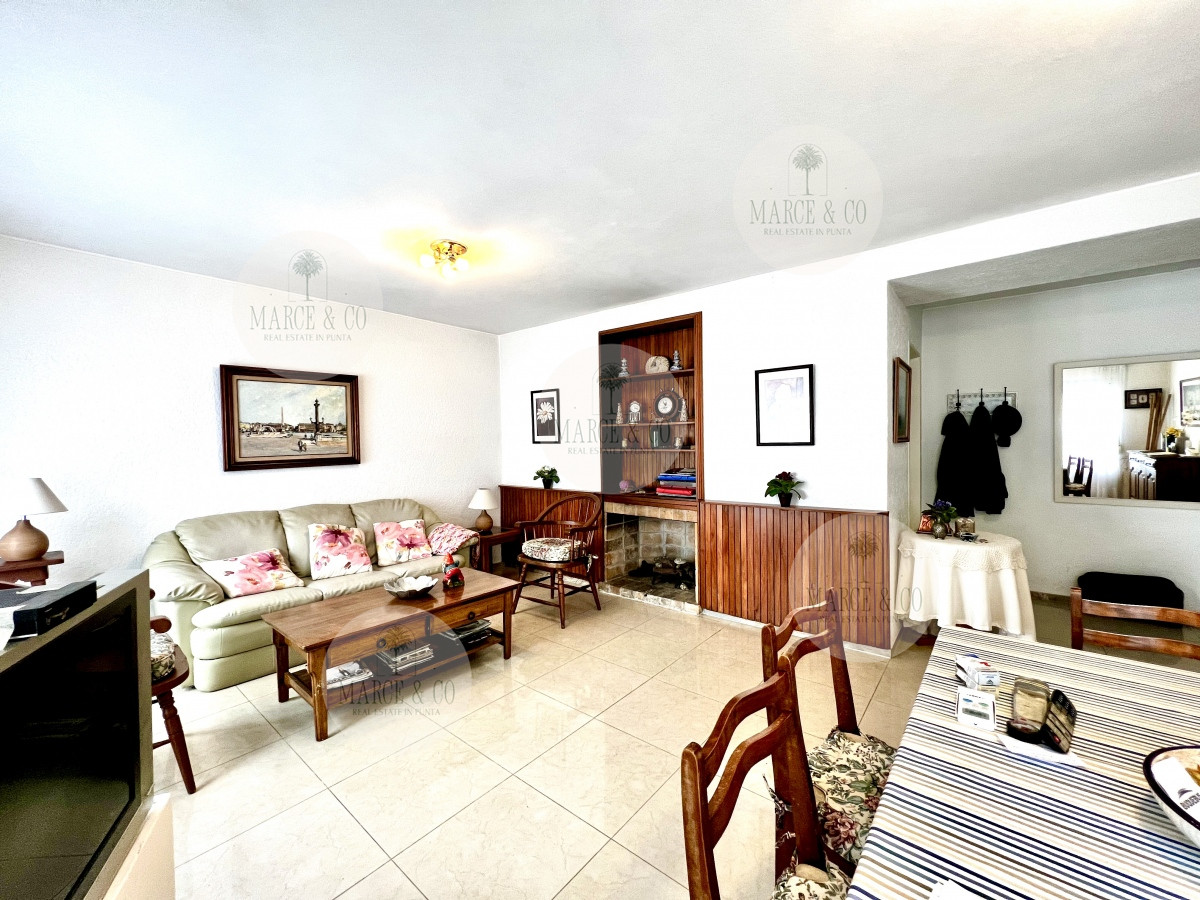 Apartamento ID.2471 - 4 dormitorios, ascensor, garaje en el corazón de la peninsula y a una cuadra del mar.