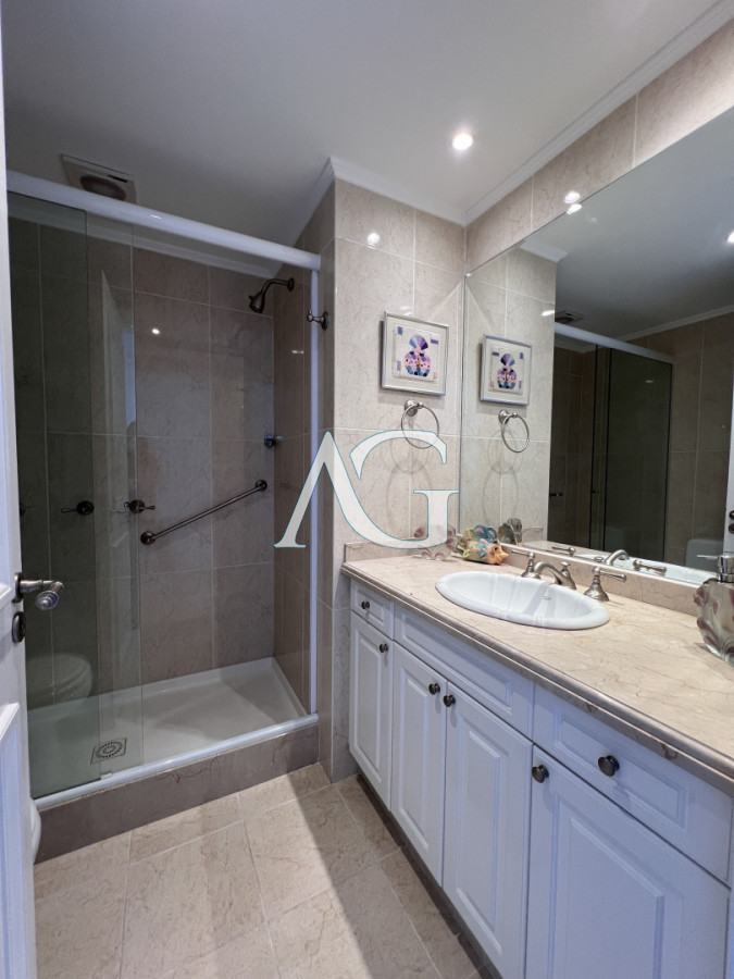 Apartamento ID.445 - VENTA LE JARDIN RESIDENCE - ESQUINERO- MANSA-PUNTA DEL ESTE. 