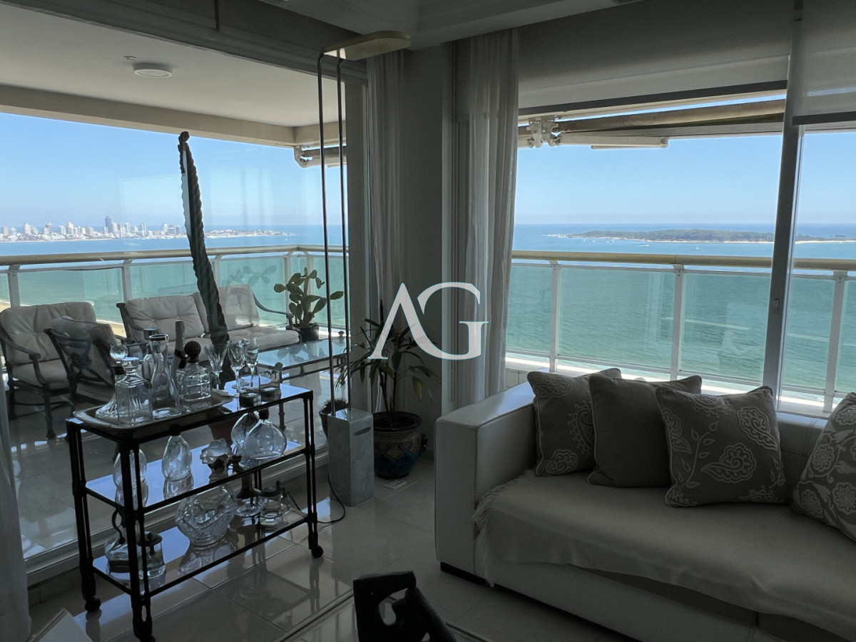 Apartamento ID.445 - VENTA LE JARDIN RESIDENCE - ESQUINERO- MANSA-PUNTA DEL ESTE. 