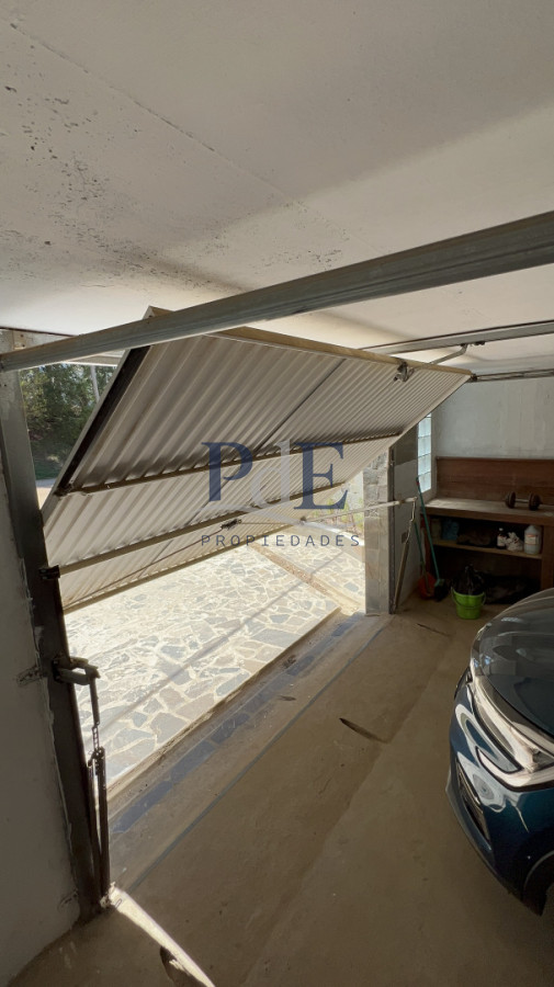 Venta en Exclusividad, Casa de diseño moderno, a pasos del mar; 3dormitorios; 3 baños; piscina; garaje cerrado, aire acondicionado, cercada. - Imagen 29