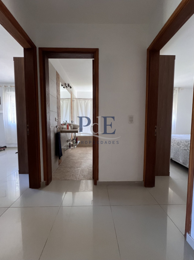 Venta en Exclusividad, Casa de diseño moderno, a pasos del mar; 3dormitorios; 3 baños; piscina; garaje cerrado, aire acondicionado, cercada. - Imagen 23