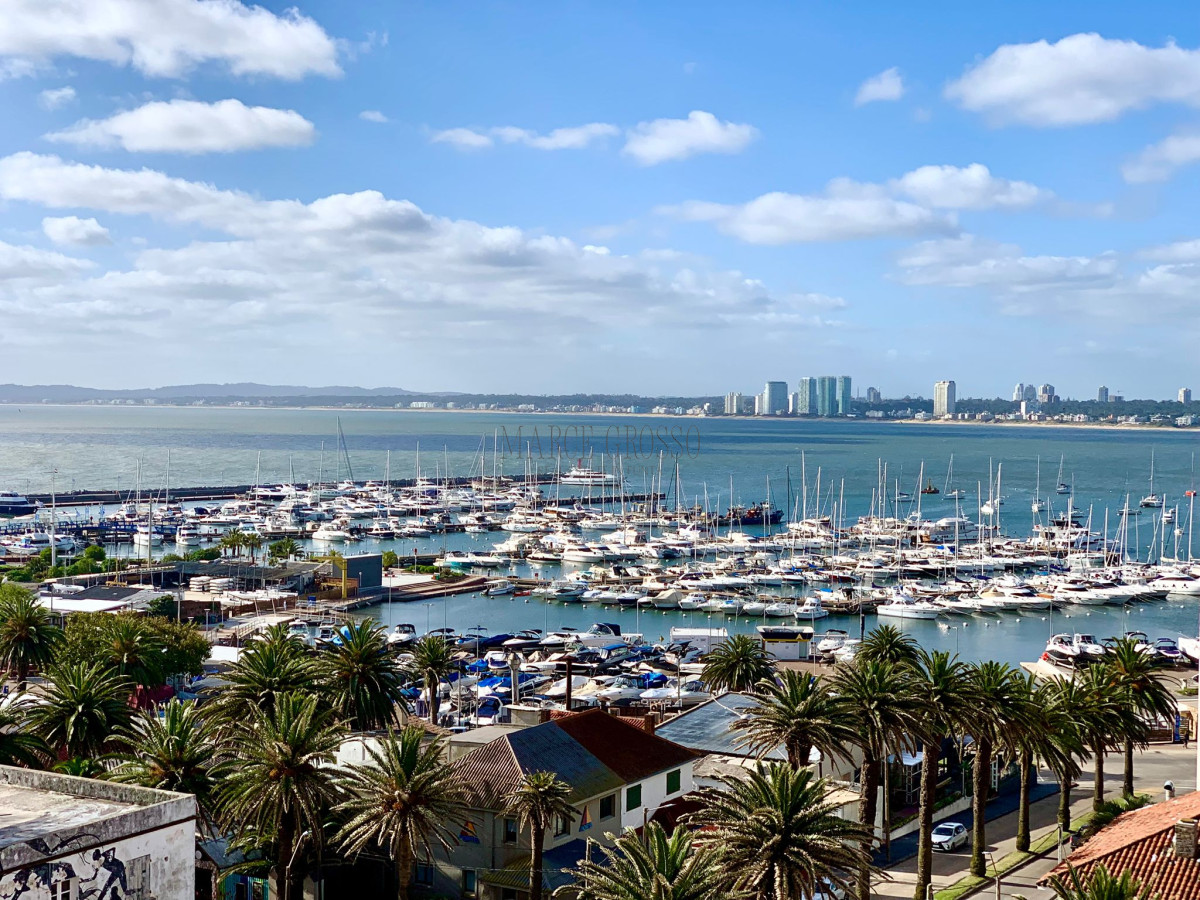 Apartamento ID.39 - Edificio Lafayette 2 dormitorios 2 baños Puerto Península vista Mansa y Brava Garaje Balcón