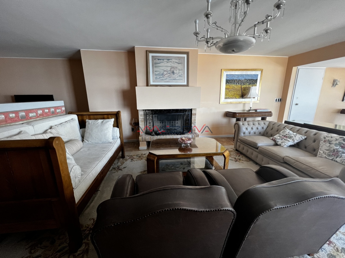 Apartamento ID.5462 - Excelente apartamento en la zona del puerto, con piscina, cancha de tenis y mucama diaria 