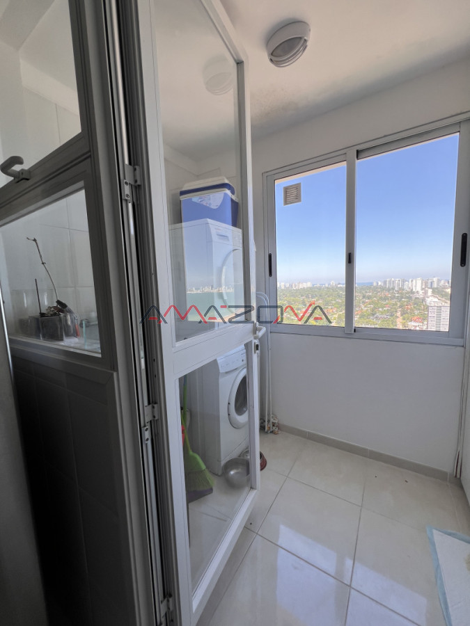 Apartamento ID.5780 - VENTA LE JARDIN RESIDENCE - ESQUINERO- MANSA-PUNTA DEL ESTE. 