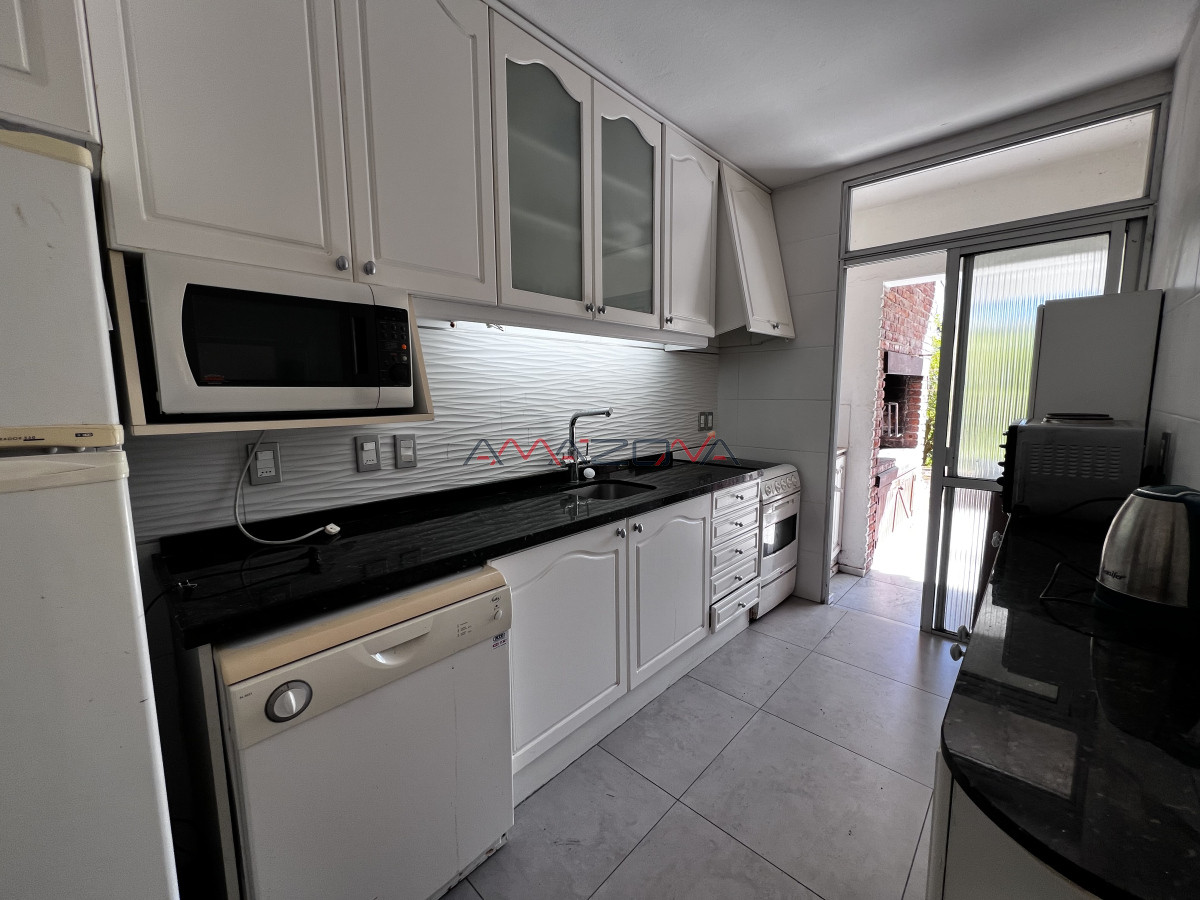 Apartamento ID.5749 - VENTA 3 Dormitorios 2 baños, Parrillero propio; Piscina; Cancha de tennis 