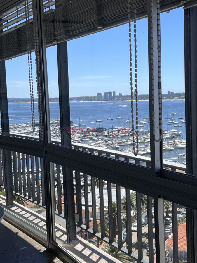 Apartamento ID.4872 - Punta del Este-2 dormitorio-Vista al Puerto- Edificio Lafayette