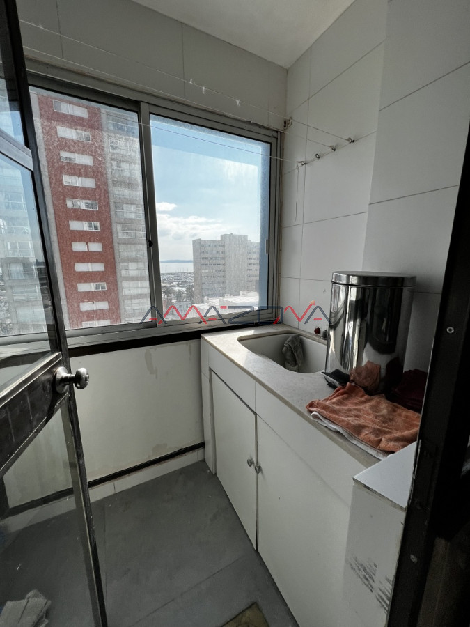 Apartamento ID.5462 - Excelente apartamento en la zona del puerto, con piscina, cancha de tenis y mucama diaria 